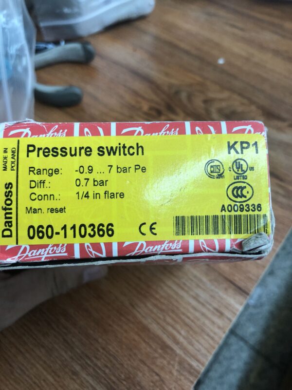 Stock, DANFOSS KP1 060-110366, Pressure Switch, New