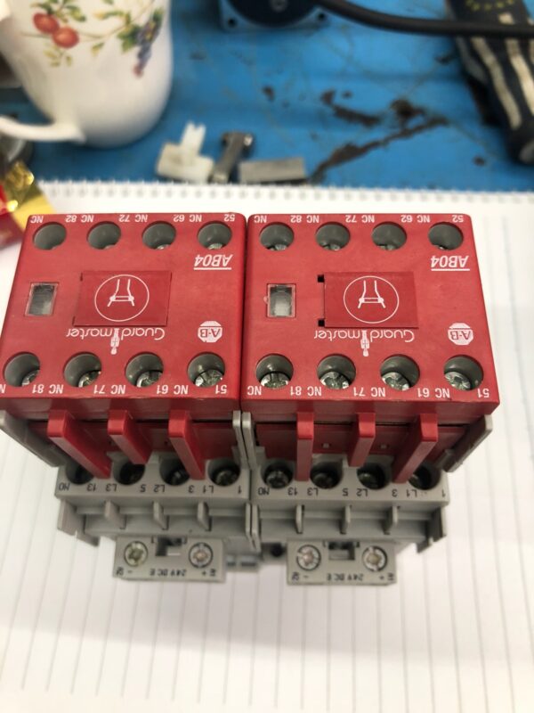 Stock, Allen-Bradley, 100-C09EJ10 + 100S-F, 24VDC E, Used - 图片 2