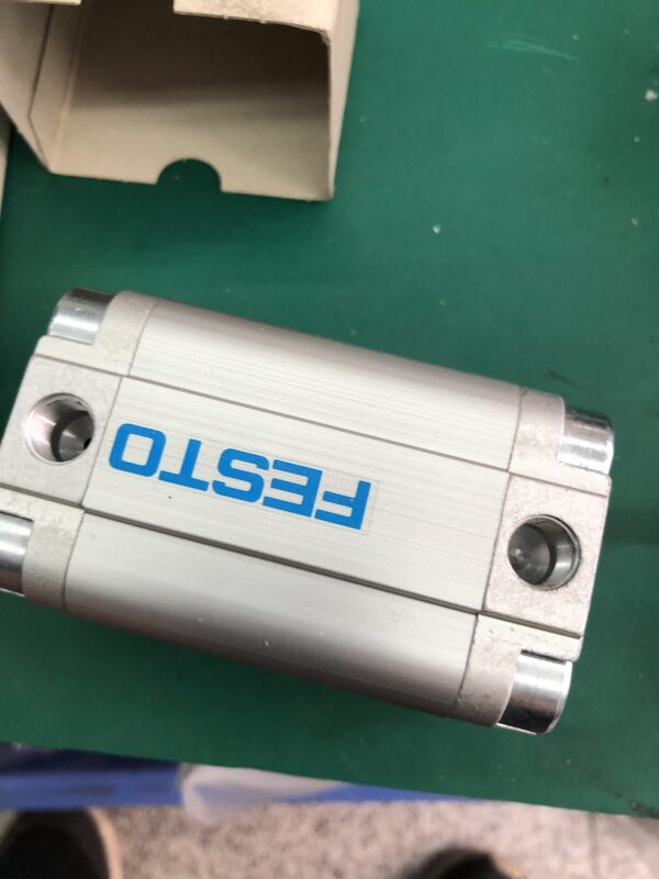 Stock, Festo, ADVULQ-32-40-P-A, 156708, Cylinder, New - 图片 4