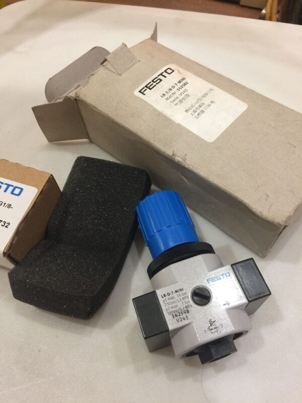 Stock, Festo, LR-1/8-D-7-MINI, 162582, Regulator, New