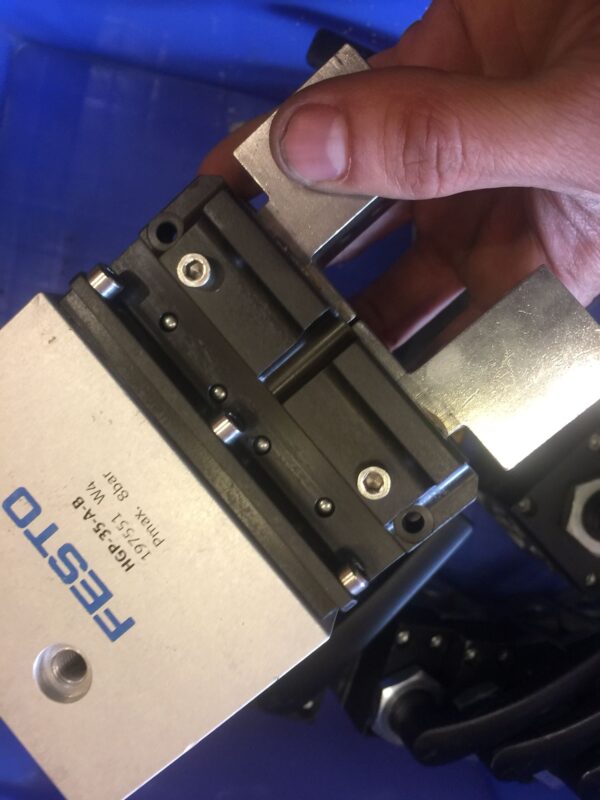 Stock, Festo, HGP-35-A-B, 197551, Parallel Gripper, Refurbished - 图片 3