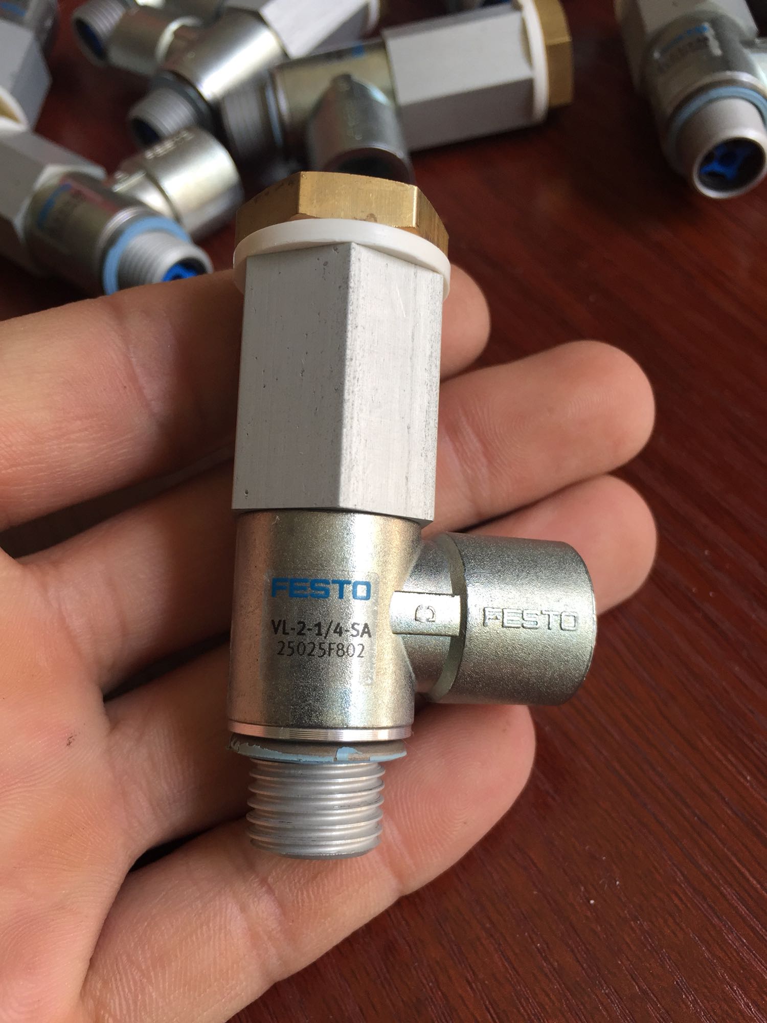 Stock, Festo, VL-2-1/4-SA, 25025, Flow control valve, Refurbished