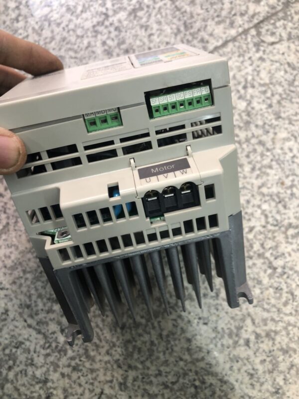 Stock, Omron, Inverter, 3G3EV-AB007-CE 220V 0.75KW, Used - 图片 5