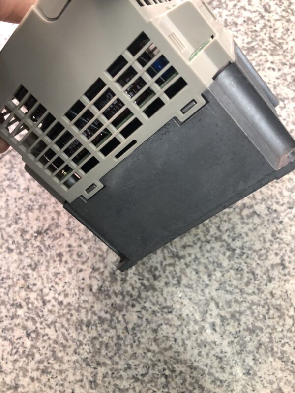 Stock, Omron, Inverter, 3G3EV-AB007-CE 220V 0.75KW, Used - 图片 4