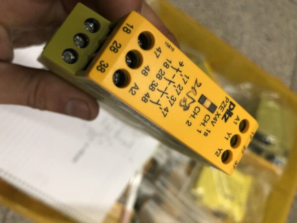 Stock, Pilz, PZE X4V 1/24VDC 4n/o fix,  774581, Used