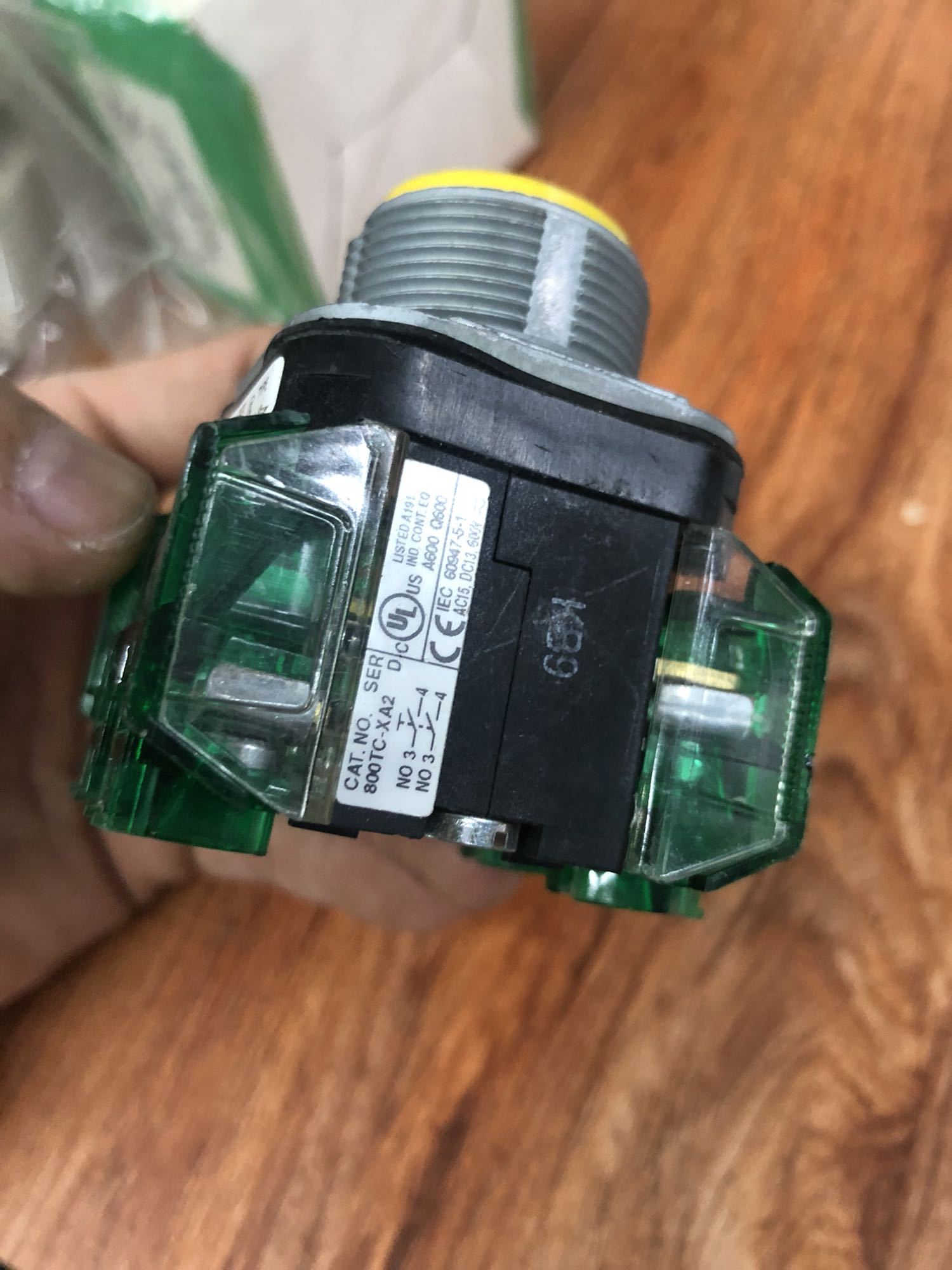 Stock, Allen-Bradley, 800TC-XA2, Pushbutton, Used - 图片 2