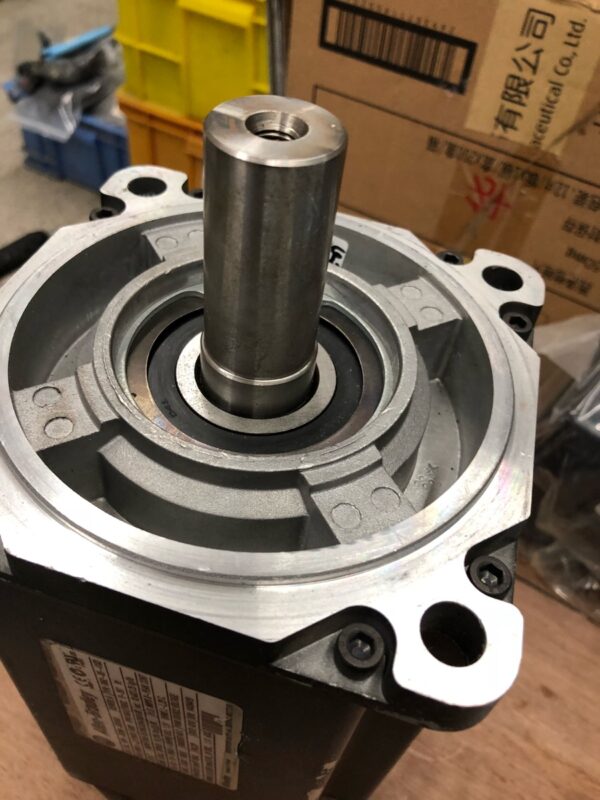 Stock, Allen-Bradley, MPL-B520K-SK24AA, Used - 图片 2