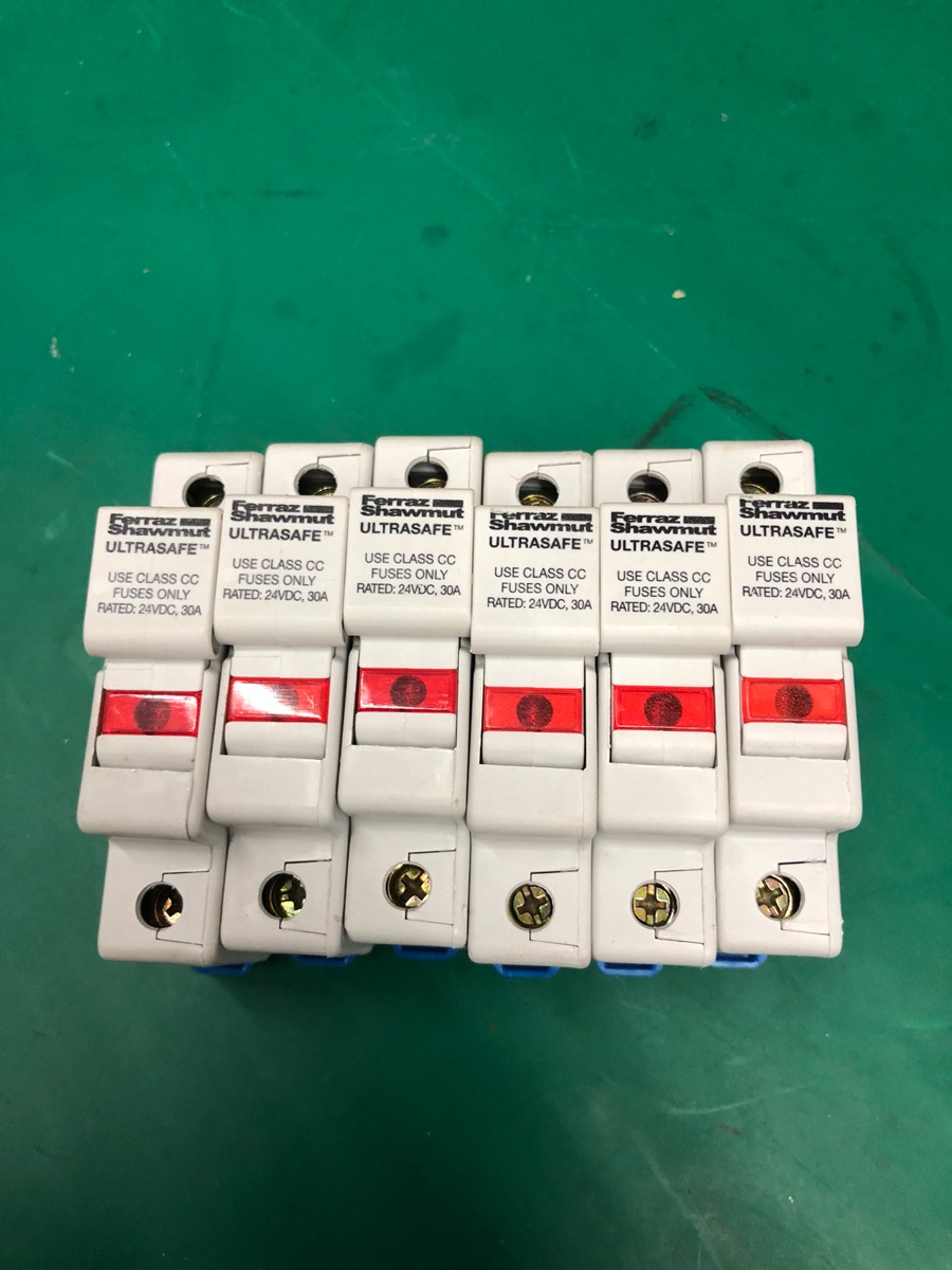 Stock, FERRAZ SHAWMUT, USCC1I-DC24, Fuse Holder, Refurbished