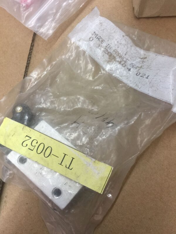 Stock,  Bosch, 0820404021, New