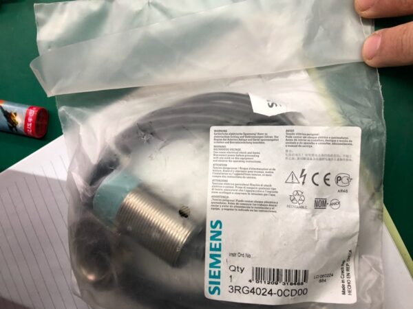 Stock, Siemens, 3RG4024-0CD00, New