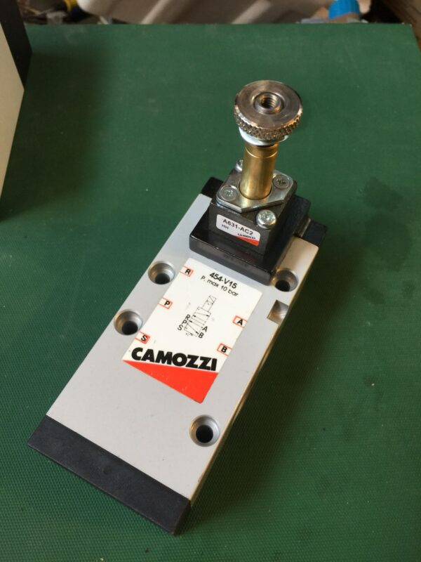 Stock, Camozzi, 454-V15, New