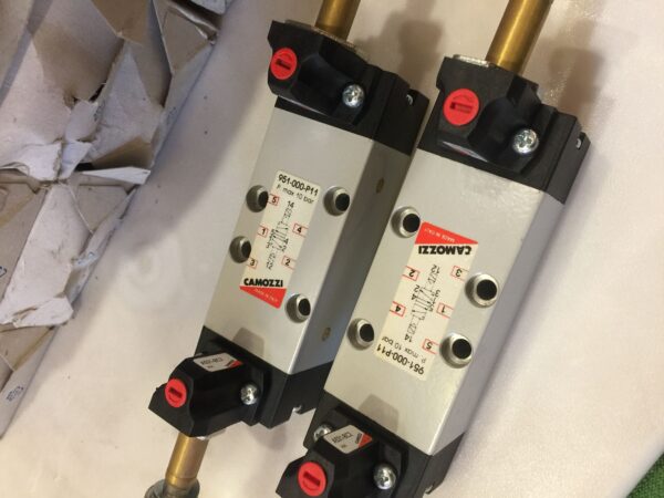 Stock, Camozzi, 951-000-P11, Refurbished