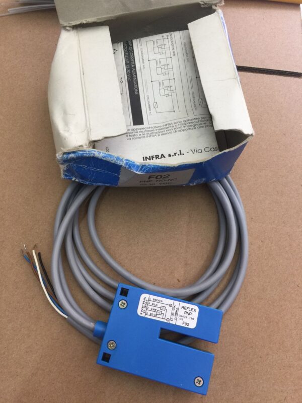 Stock, INFRA REFLEX NFRA F02 PNP, Sensor, New
