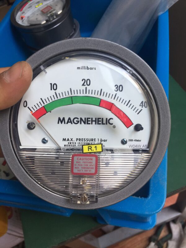 Stock, Dwyer, Magnehelic 2000, Millibars, 2000-40Mbar, Used