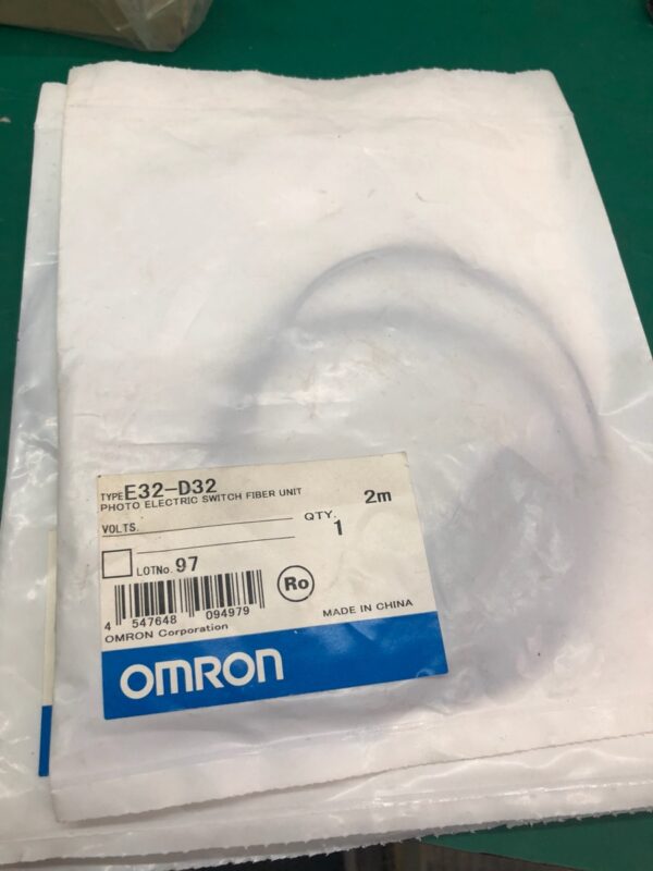 Stock, OMRON, E32-D32, New