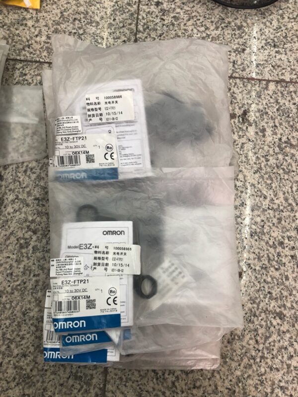 Stock, OMRON, E3Z-FTP21, New