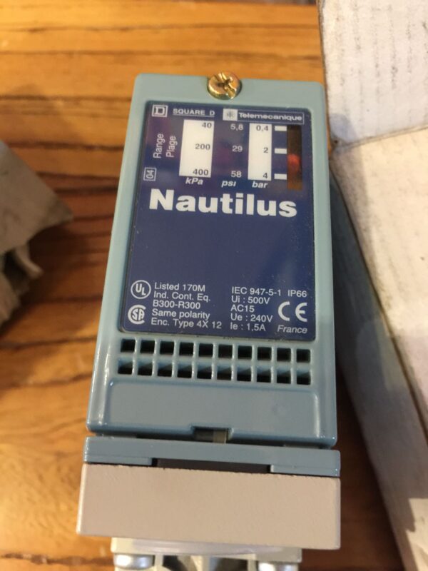 Stock, Telemecanique, Schneider, XMLA004A2S11, New