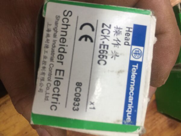 Stock, Schneider, ZCK-E65C, New - 图片 3
