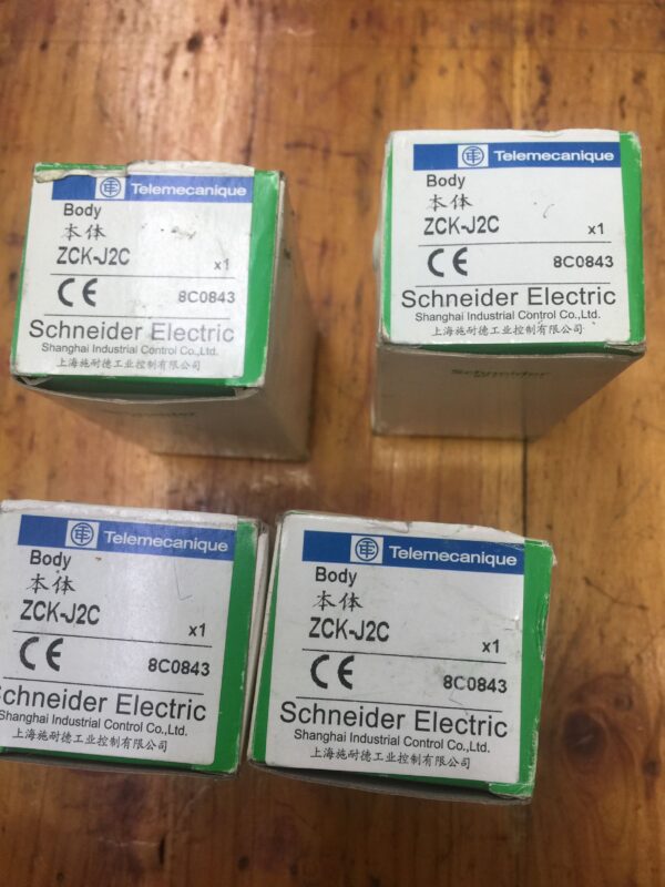 Stock, Schneider, ZCK-J2C, New