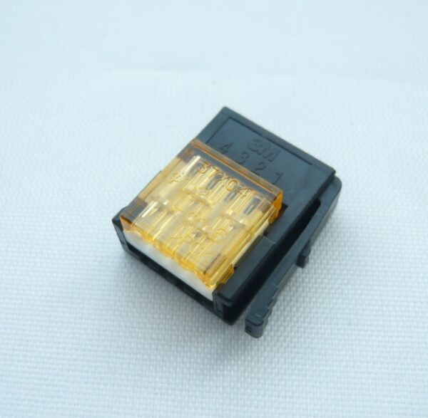 Stock, Connector 24-26AWG, 4Pin, 37104-3163-000FL, New and original 3M