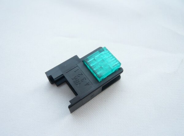 Stock, IDC Connector 20-22AWG, 4Pin, 37304-2124-000FL, New and original 3M