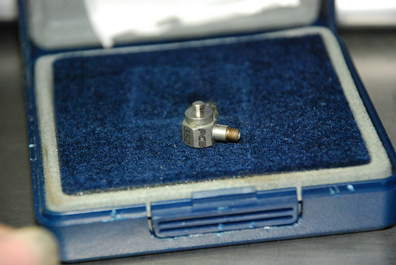 Stock, PCB 352C65, PCB PIEZOTRONICS, Refurbished - 图片 2