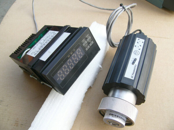 Stock, GE panametrics O2X1 transmitter, With Tsuruga 451A-49-B-5-29, Used