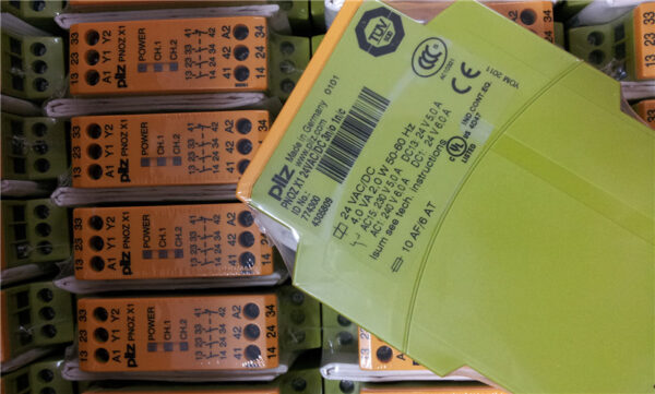 Stock, PILZ  PNOZ X1 24VDC 3n/o 3n/c, 774300 ,New