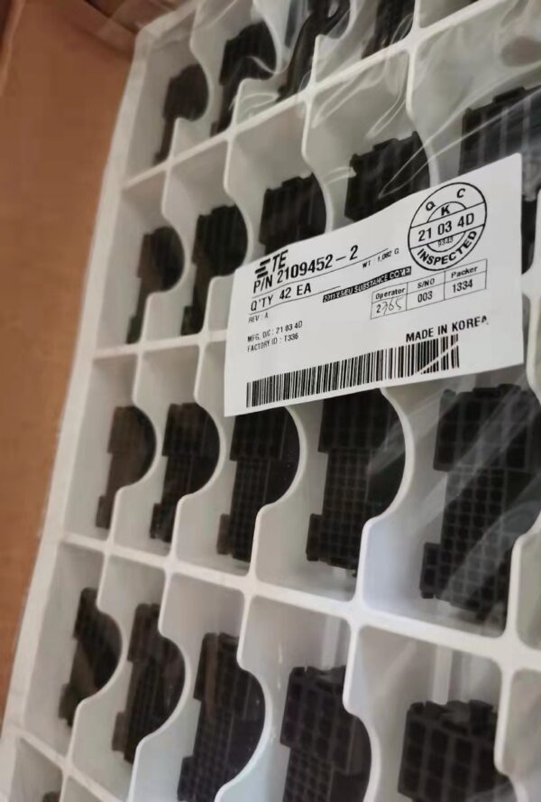 Stock,Tyco connector 2109452-2