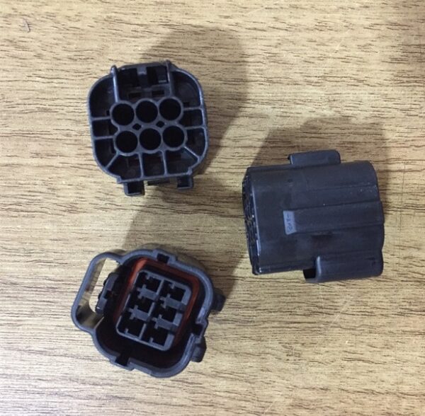 Stock TE Connector 368530-1