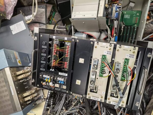 Yaskawa Servo Drive, DR2-07ADY200 63%, Used - 图片 2