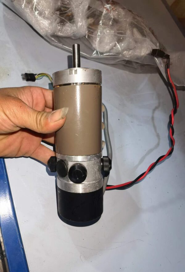 Yaskawa Servo Motor UGQMEM-02MN041 UTOPI-020SC, Used - 图片 4