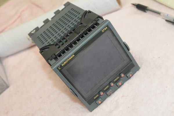 EUROTHERM-2704 Temperature Controller 2704/VH/1XX, Used