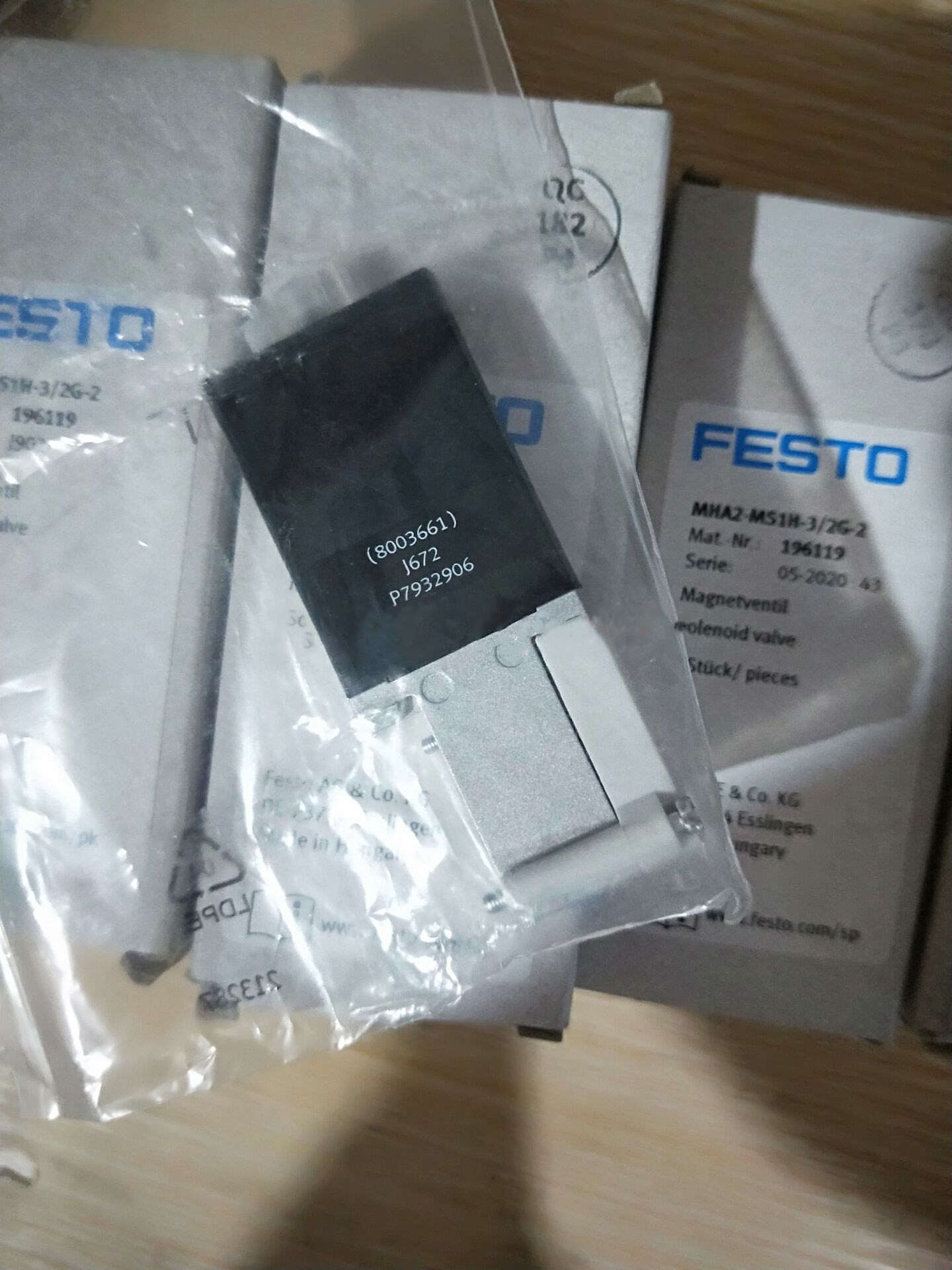 Festo 196119, New And Original, MHA2-MS1H-3/2G-2, Solenoid Valve, Excess Stock - 图片 3