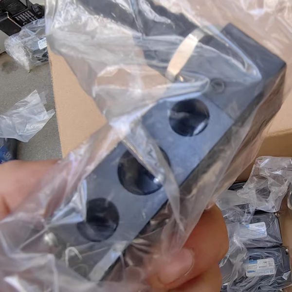 HC4H210-08,New and original,In stock - 图片 2