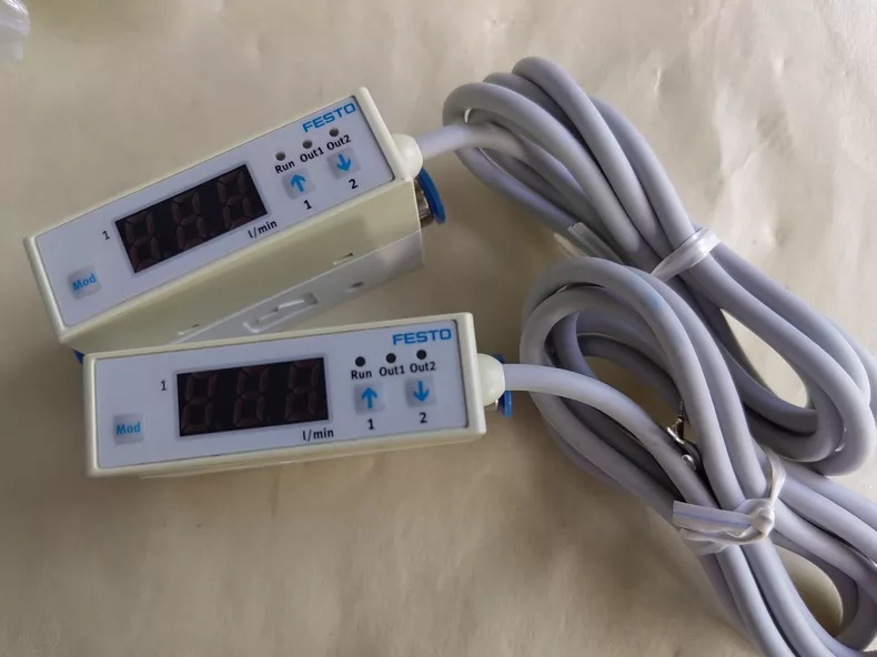 Festo SFE3-F050-L-WQ6-2PB-K1 Flow Sensor,Used one,In stock - 图片 3