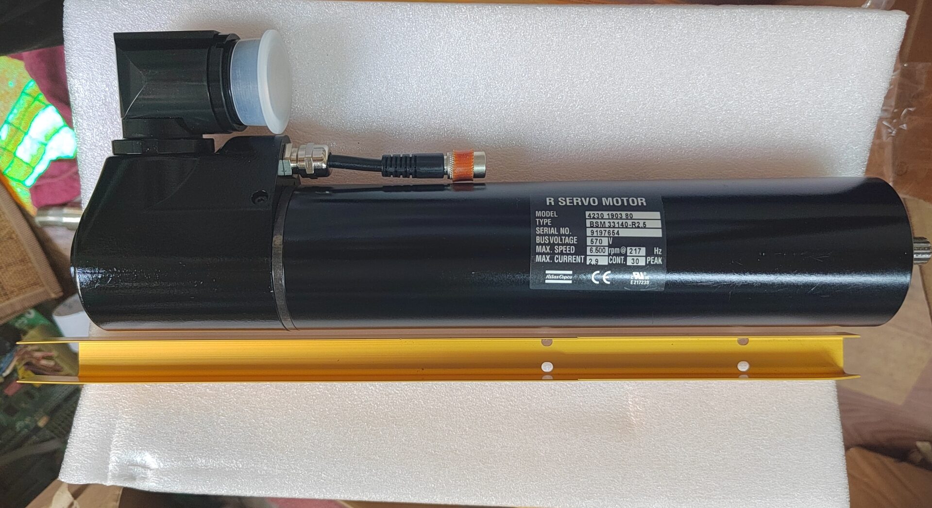 R SERVO MOTOR BSM33140-R2.5 4230190380,New and original,In stock